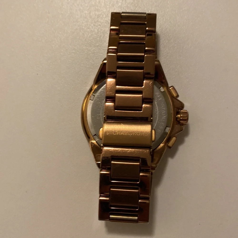 Michael Kors Rose Gold Watch - Picture 2 of 6